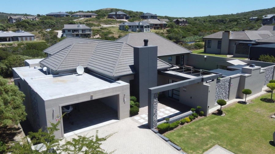 6 Bedroom Property for Sale in Aalwyndal Western Cape